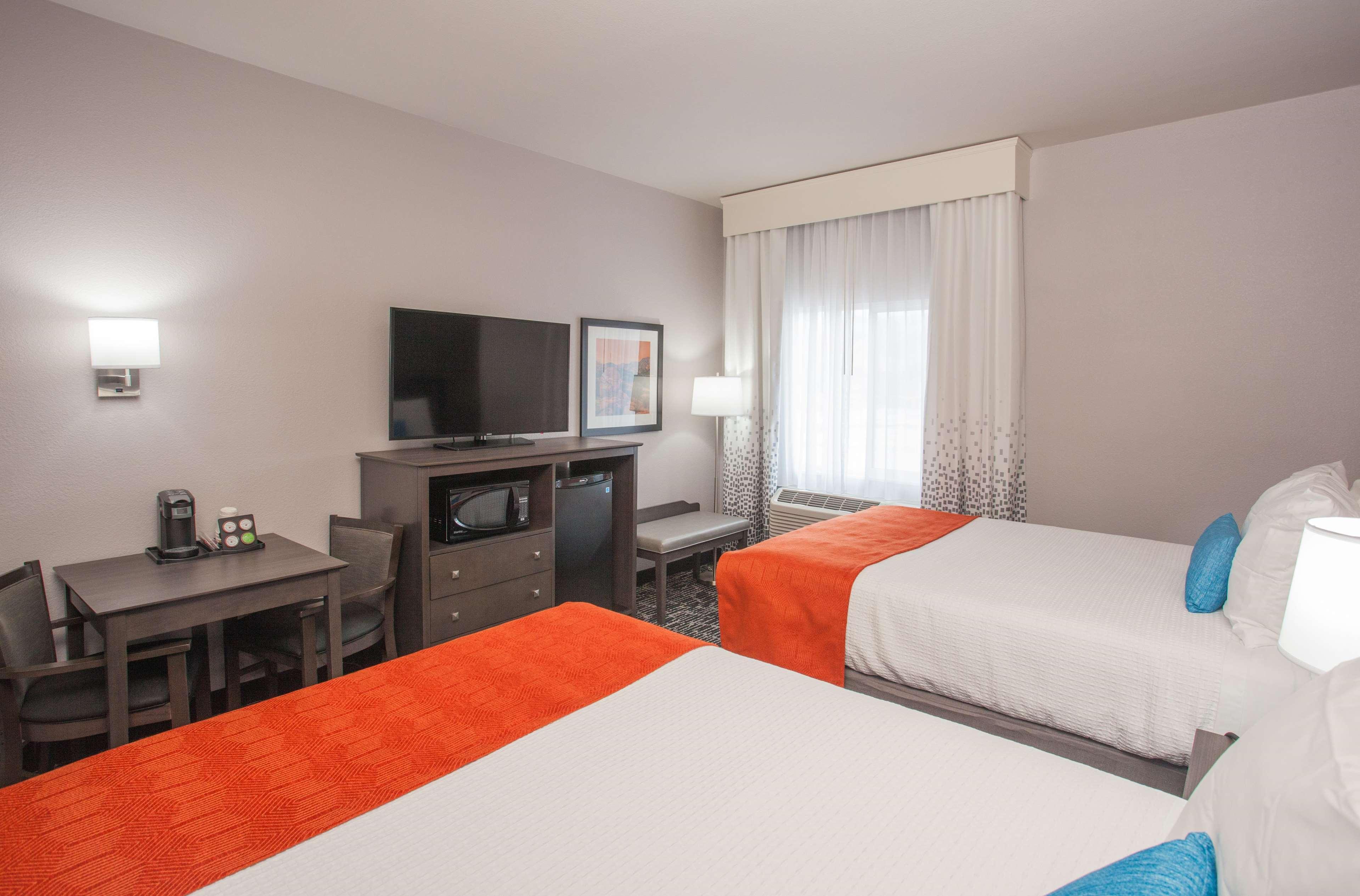 Best Western Holiday Manor Newton Esterno foto