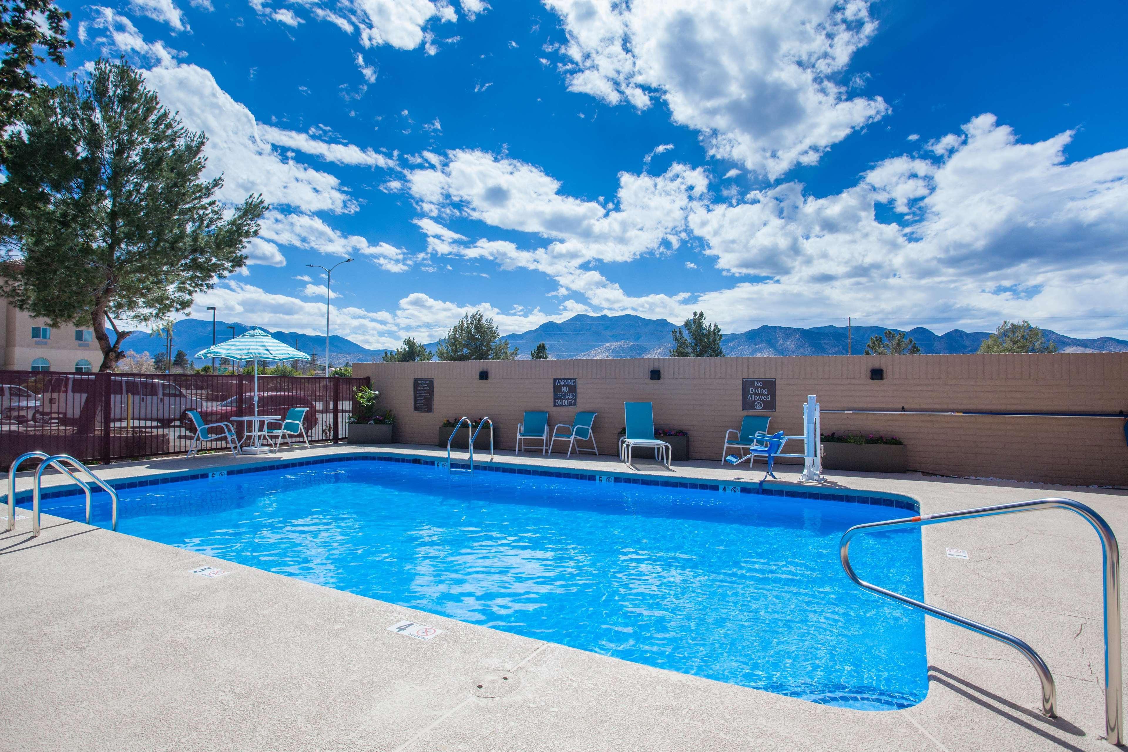 Best Western Holiday Manor Newton Esterno foto