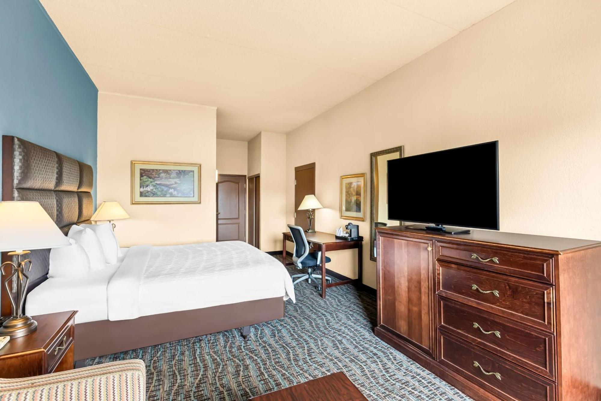 Best Western Holiday Manor Newton Esterno foto
